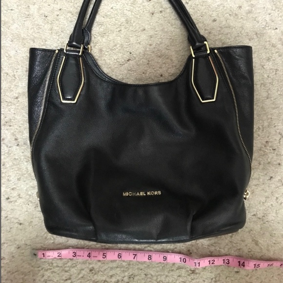 Michael Kors black leather handbag - Picture 6 of 8